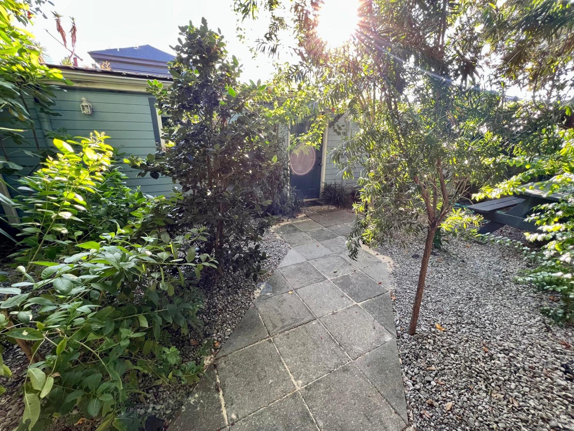 One Bedroom Apartment With Hot Tub 2 Blocks To Magazine Street New Orleans Bagian luar foto