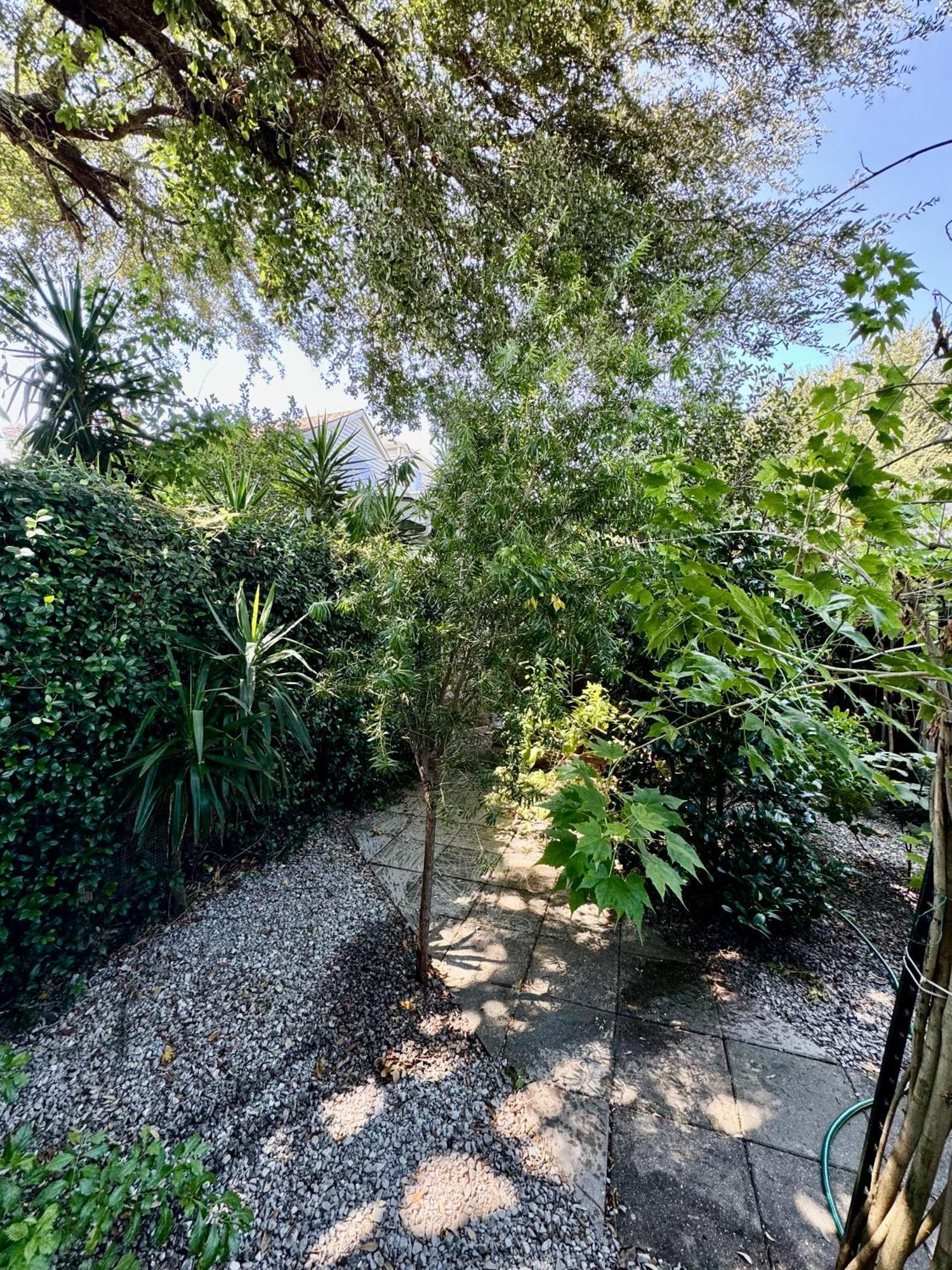One Bedroom Apartment With Hot Tub 2 Blocks To Magazine Street New Orleans Bagian luar foto