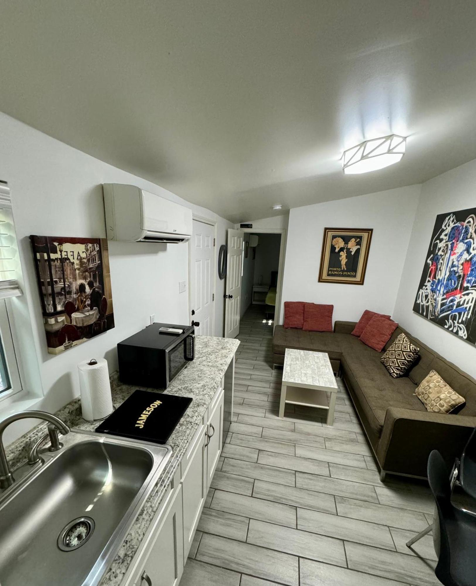 One Bedroom Apartment With Hot Tub 2 Blocks To Magazine Street New Orleans Bagian luar foto